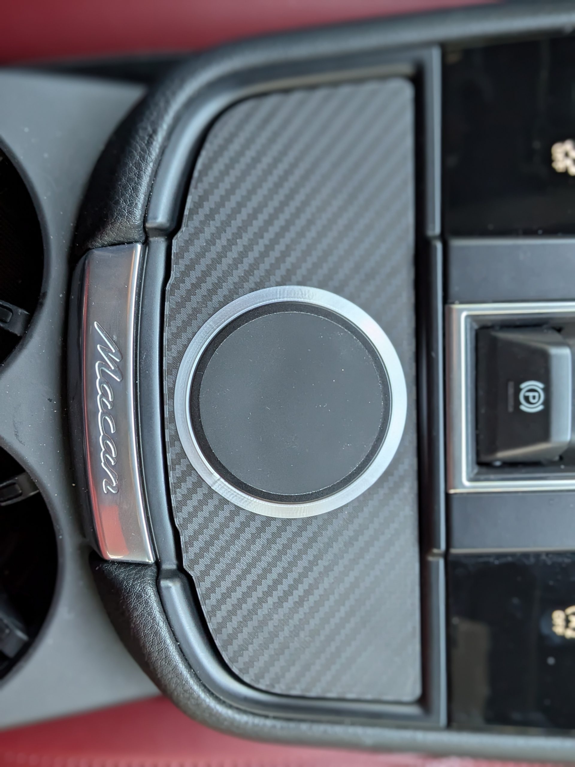 Wireless Charging Pad for Porsche Macan 2022-2026 (Gas) - Image 2