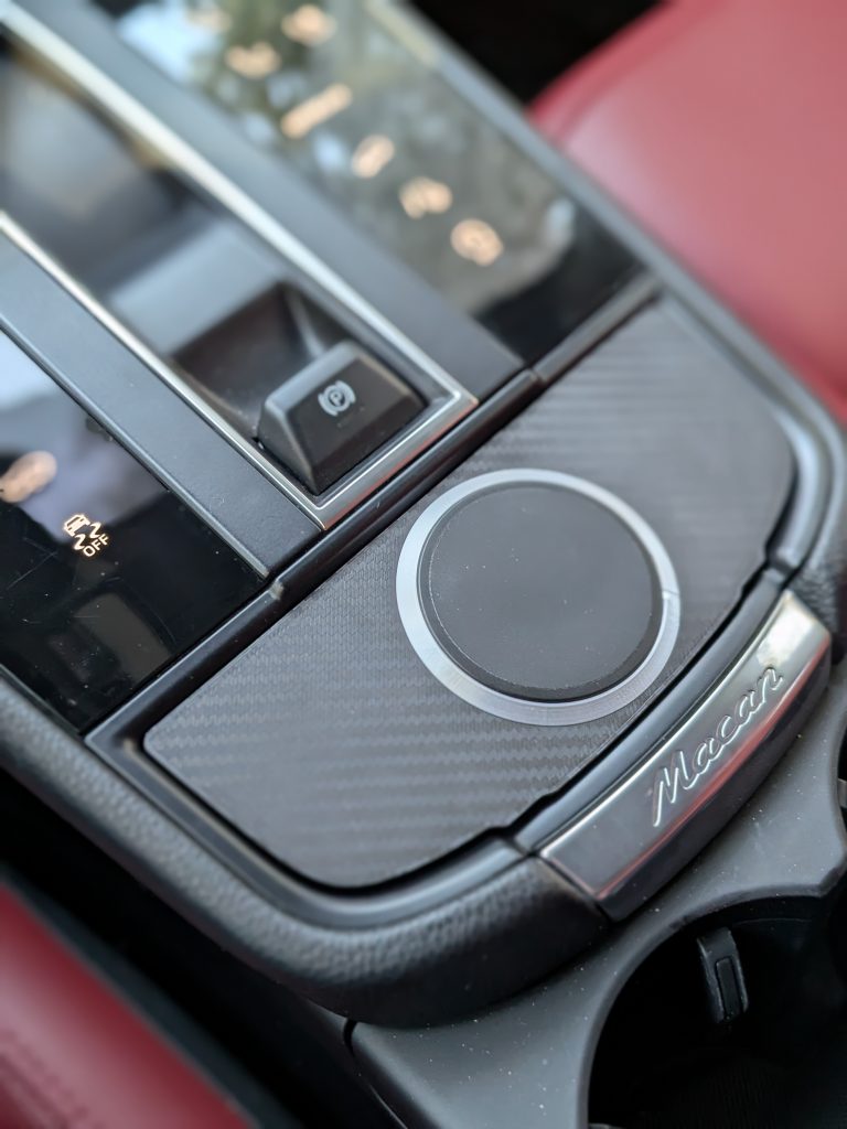 Wireless Charging Pad for Porsche Macan 2022-2026 (Gas)